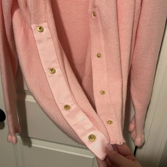 Crown & Ivy XXL Pink V Neck Sweater NWT w Gold Heart Snap Buttons Valentine’s 💌 - Picture 7 of 11